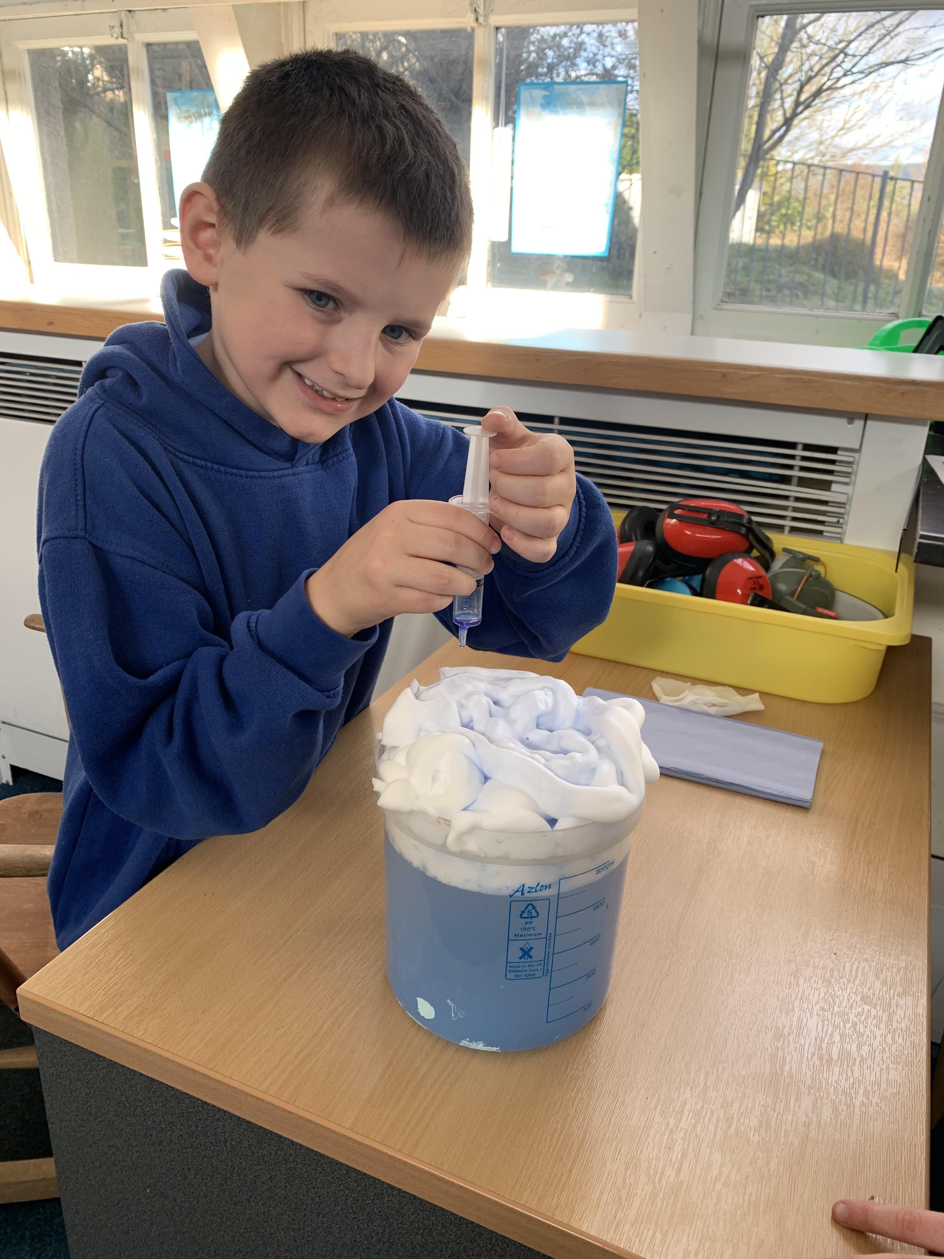 Making a raincloud in a jar